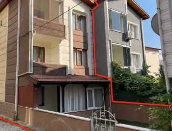 Hendek Sakarya'da Uygun Fiyata Altı Yatak Odalı Daire Satılık